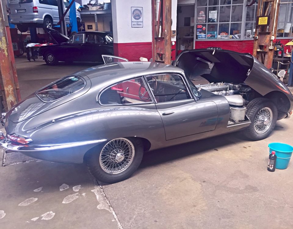 Vorbereitung unseres E-Types auf die große Oldtimerausfahrt